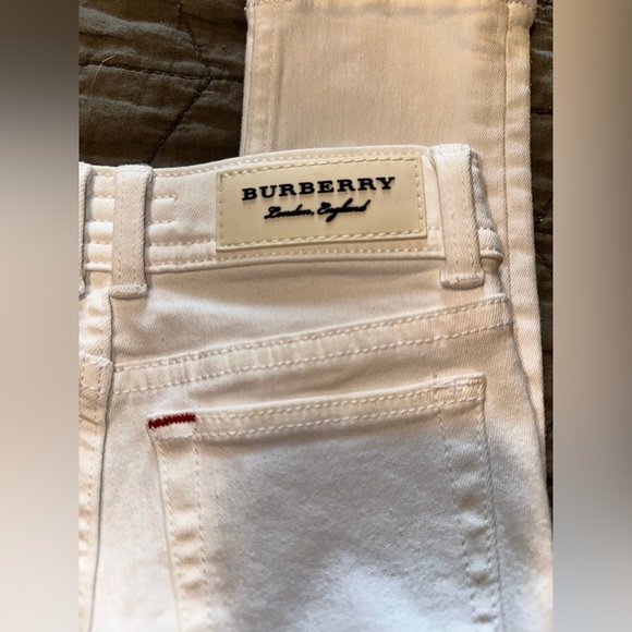 ⭐️NEW⭐️ Burberry Kids Straight leg jeans. Sz 4 - Picture 7 of 12